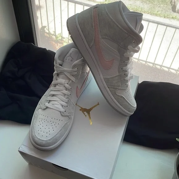 Air Jordan 1 mid SE - Picture 4 of 6